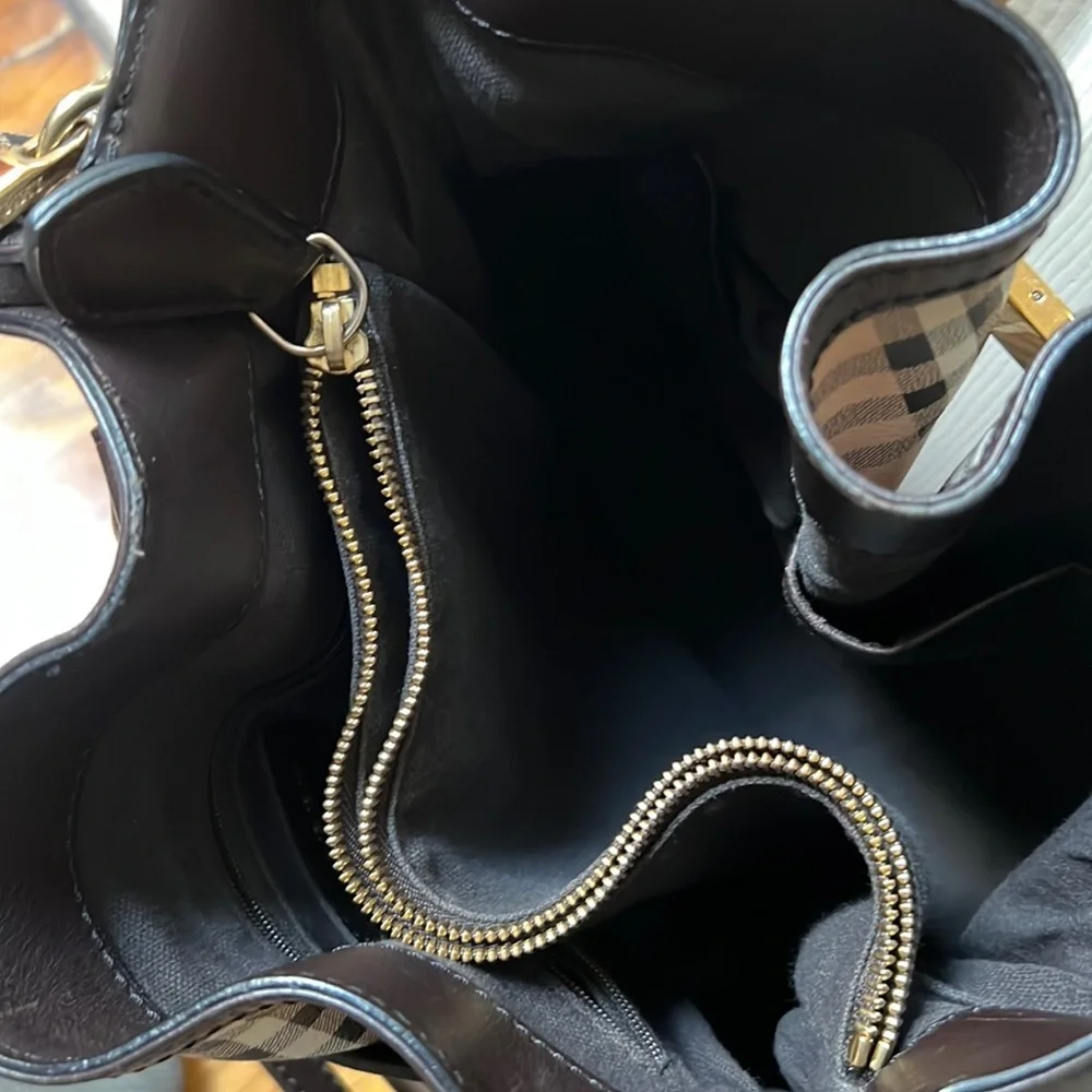 Burberry Tote bag with Sling Using good condition with dust bag - Picture 8 of 16